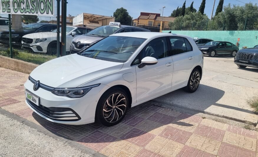 VOLKSWAGEN Golf 8 1.4 TSI Hibrid Enchufable Gasolina-Petrol