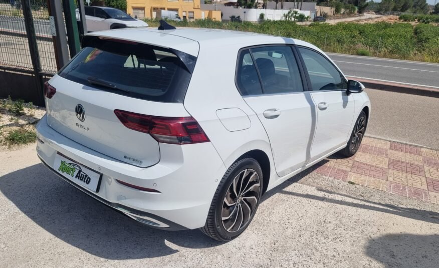 VOLKSWAGEN Golf 8 1.4 TSI Hibrid Enchufable Gasolina-Petrol