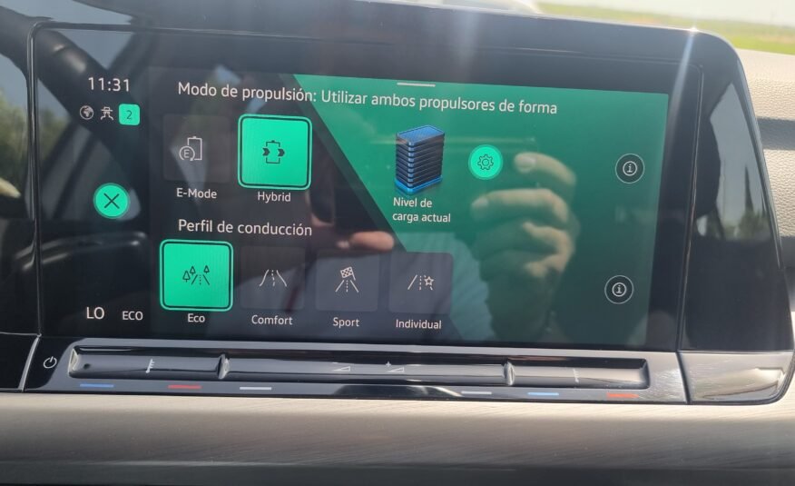 VOLKSWAGEN Golf 8 1.4 TSI Hibrid Enchufable Gasolina-Petrol