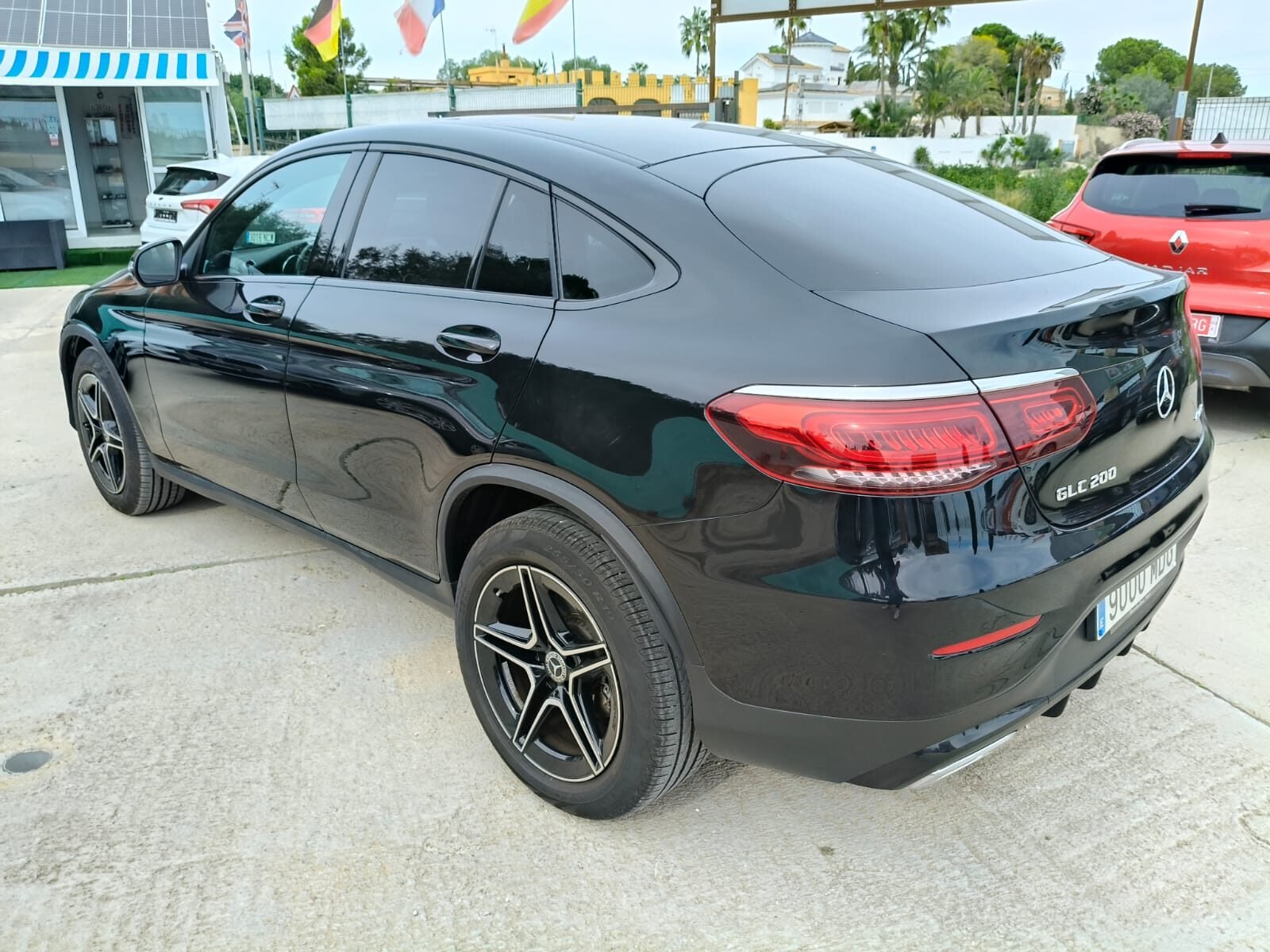 MERCEDES-BENZ GLC 200 Hybrid AMG