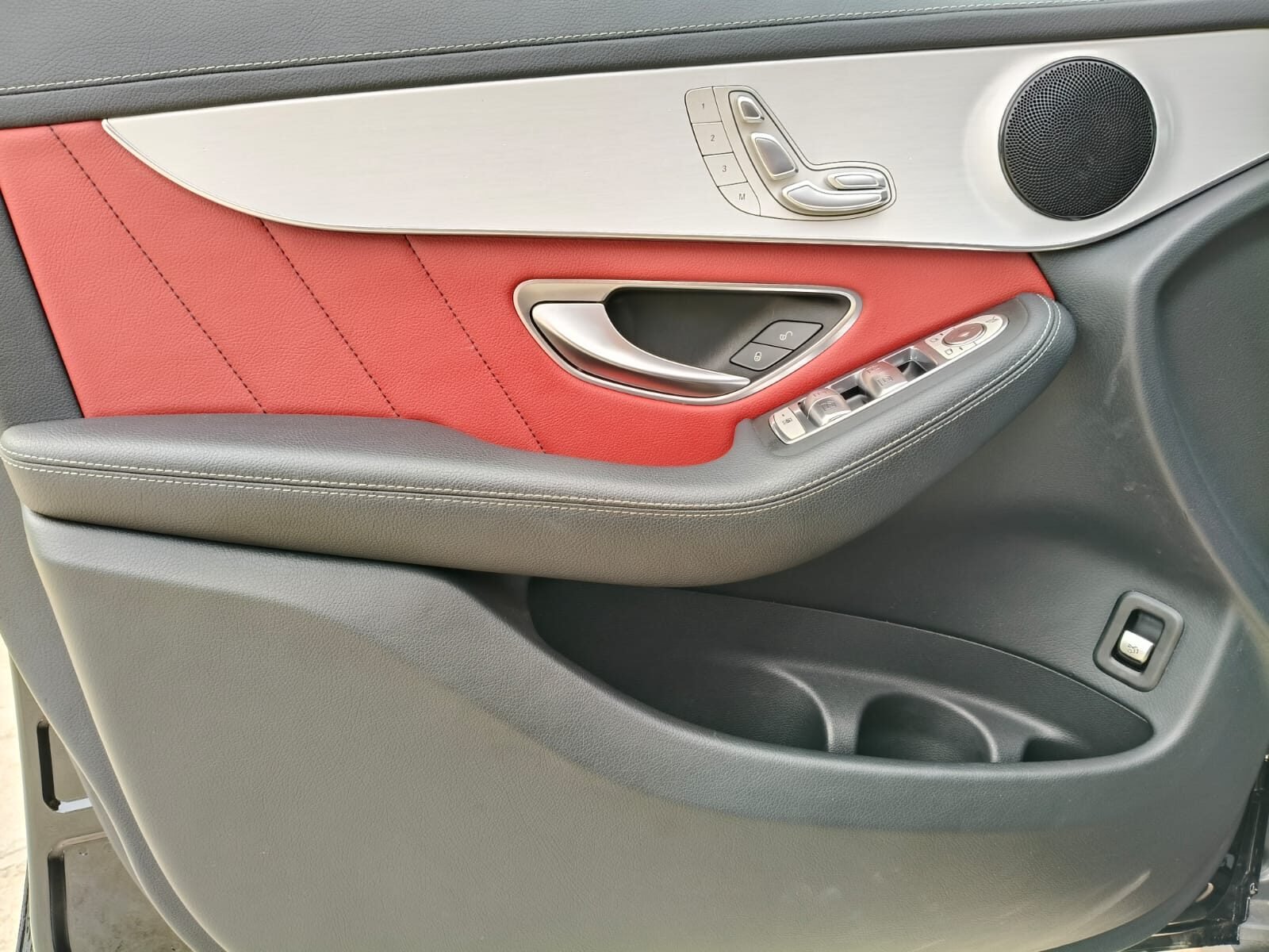 MERCEDES-BENZ GLC 200 Hybrid AMG