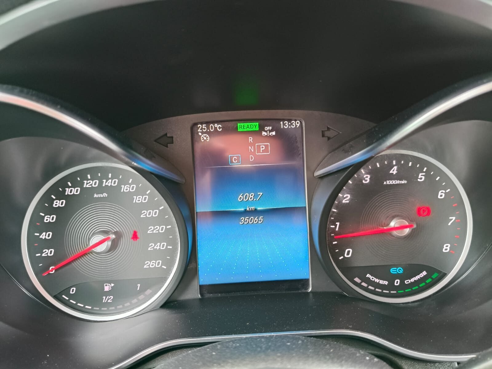 MERCEDES-BENZ GLC 200 Hybrid AMG