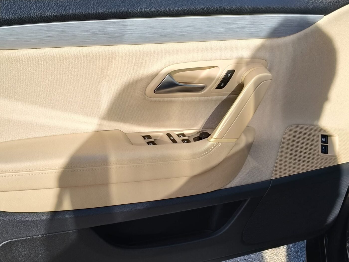 VOLKSWAGEN Passat 2.0 CC 